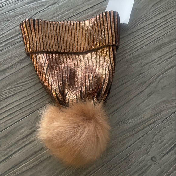 Adrienne Landau metallic beanie with pom - Picture 2 of 7